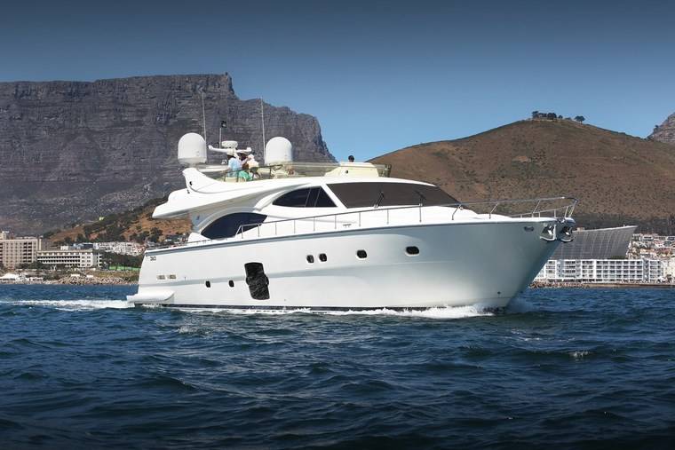 ct-things-to-do-luxury-yacht